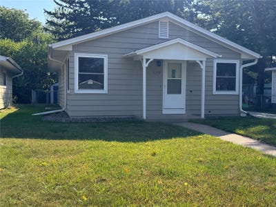 /international/us/819-brighton-street-altoona-wi-110119721290/