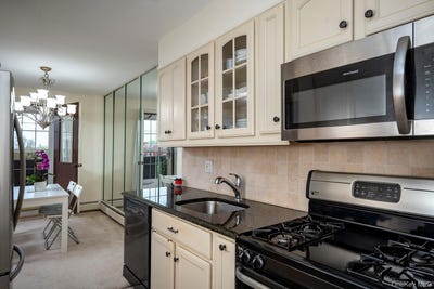 /international/us/135-post-avenue-westbury-ny-110107991030/