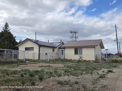 /international/us/159-oak-street-labarge-wy-110097349518/
