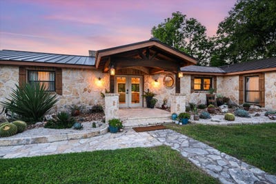 /international/us/2411-spoke-hollow-spoke-hollow-rd-wimberley-tx-110109161663/