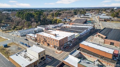 /international/us/104-s-hill-avenue-south-hill-va-110104430467/