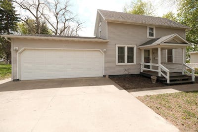/international/us/37-9th-street-sw-sioux-center-ia-110105412597/