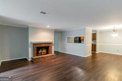 /international/us/5551-mountain-springs-circle-stone-mountain-ga-110107032595/