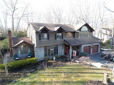 /international/us/35-hastings-drive-ridge-ny-110103804915/