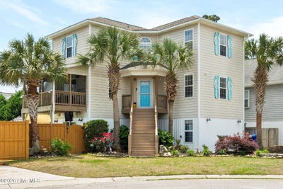 /international/us/110-palm-breeze-drive-carolina-beach-nc-110108092206/