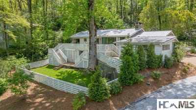 /international/us/146-satulah-road-highlands-nc-110120614083/