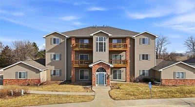 /international/us/2824-triple-crown-ln-iowacity-ia-110108679444/