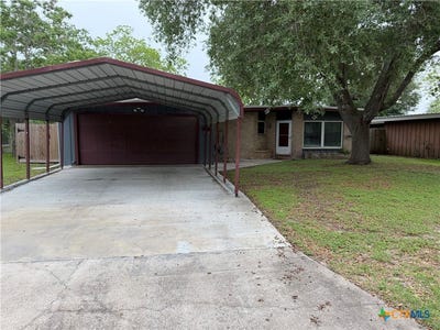 /international/us/202-bonham-street-port-lavaca-tx-110108150731/