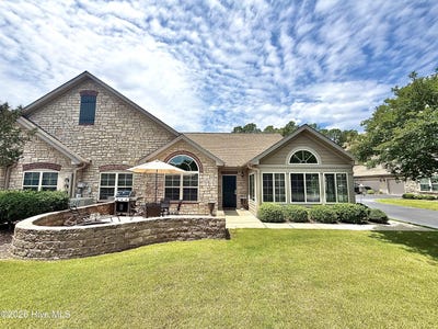 /international/us/107-w-chelsea-court-southern-pines-nc-110108196205/