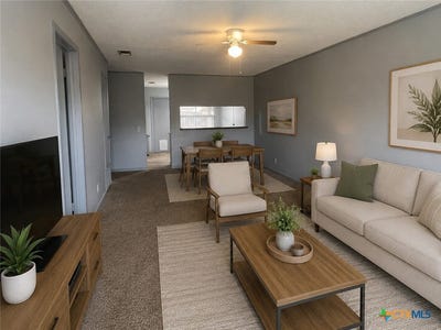 /international/us/1051-country-club-drive-seguin-tx-110108222799/