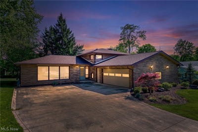 /international/us/16385-glendale-avenue-strongsville-oh-110108450074/