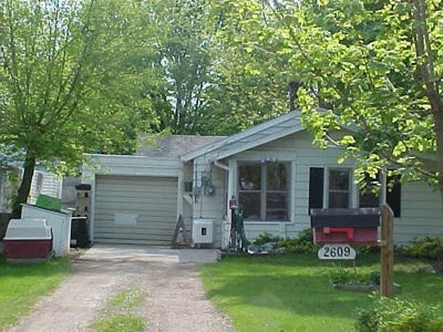 /international/us/2609-maplewood-avenue-lansing-mi-110107875582/