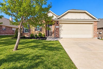 /international/us/12441-woods-edge-trail-fort-worth-tx-110120413907/