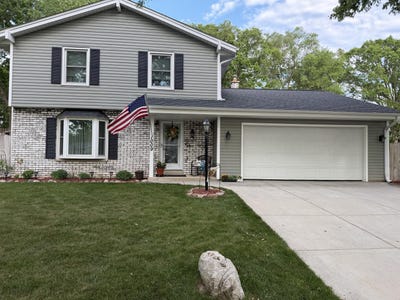 /international/us/1009-canterbury-ln-waukesha-wi-110108379048/