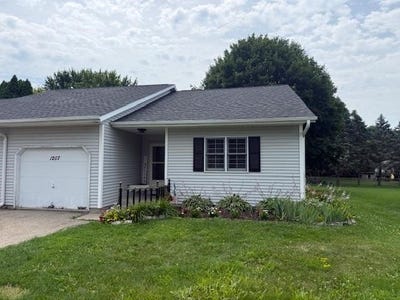 /international/us/1207-louisa-street-watertown-wi-110098572863/