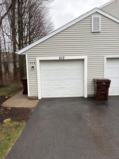 /international/us/213-hunters-lane-ne-rockford-mi-110107278422/