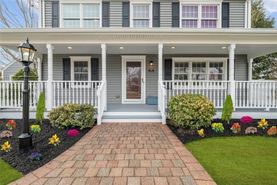 /international/us/316-george-street-west-islip-ny-110098281447/