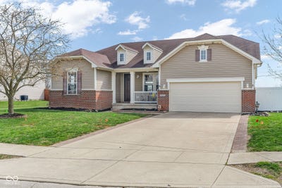/international/us/8291-westcliffe-drive-avon-in-110106770521/