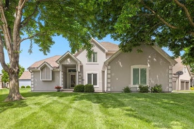 /international/us/8623-n-richmond-avenue-kansas-city-mo-110108507579/