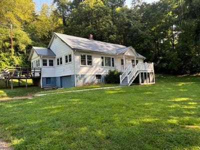 /international/us/2295-skyland-sylva-nc-110094349674/