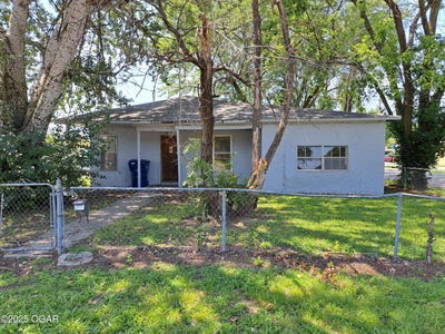 /international/us/1903-s-east-avenue-baxter-springs-ks-110108495540/