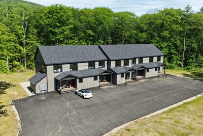 /international/us/11-lodgepole-lane-newry-me-110105632039/