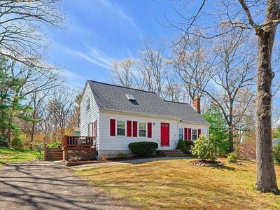 /international/us/6-hillside-road-plainville-ma-110107655148/