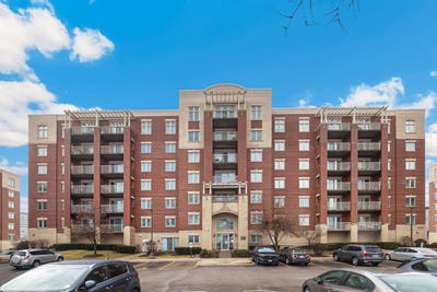 /international/us/8727-w-bryn-mawr-avenue-chicago-il-110107340610/