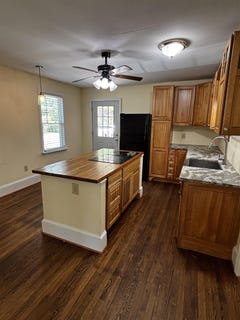 /international/us/23-ashuelot-street-winchester-nh-110108548143/