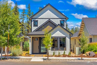 /international/us/988-e-black-butte-avenue-sisters-or-110100722098/