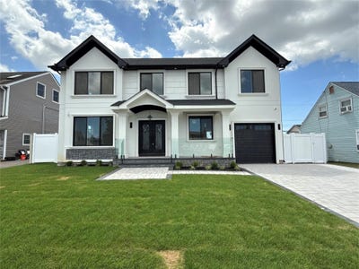 /international/us/20-baker-lane-levittown-ny-110097978057/?lang=en