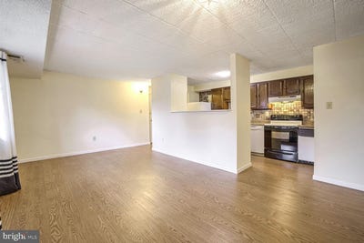 /international/us/995-d-heather-ridge-drive-frederick-md-110107544908/