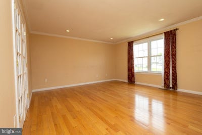 /international/us/231-roth-avenue-taneytown-md-110099874125/