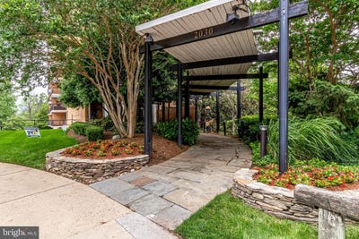 /international/us/2030-n-adams-street-arlington-va-110101069271/