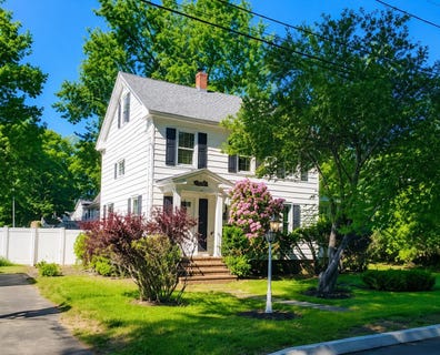 /international/us/19-beechwood-avenue-westbrook-me-110108885205/