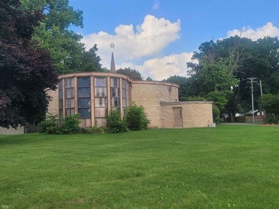 /international/us/340-n-main-street-clawson-mi-110099392087/
