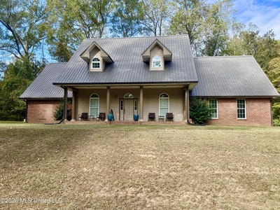 /international/us/52-ogden-road-natchez-ms-110120894240/