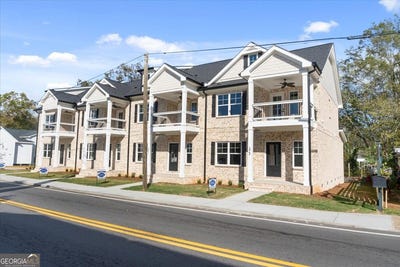 /international/us/323-s-madison-avenue-monroe-ga-110105712951/