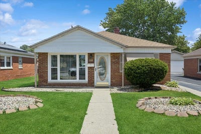 /international/us/11637-s-harry-j-rogowski-drive-merrionette-park-il-110108933956/