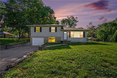 /international/us/305-hawthorne-street-smithville-mo-110108300865/