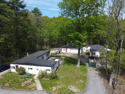 /international/us/1597-sanford-road-wells-me-110108332362/