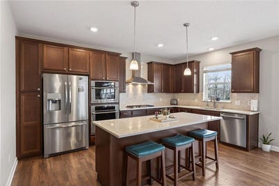/international/us/1429-clover-preserve-lane-chaska-mn-110107406356/