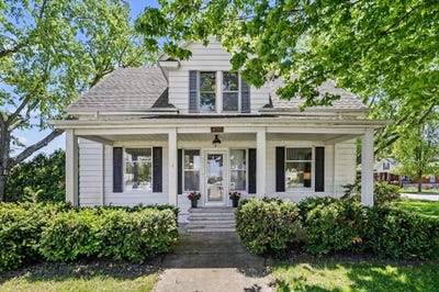 /international/us/1368-w-lemon-creek-road-baroda-mi-110108552885/