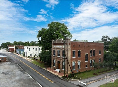 /international/us/103-121-w-s-central-avenue-tennille-ga-110109595649/