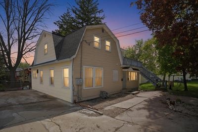 /international/us/612-oak-street-woodstock-il-110107800037/