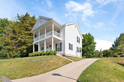 /international/us/405-evans-dr-lexington-va-110108166952/