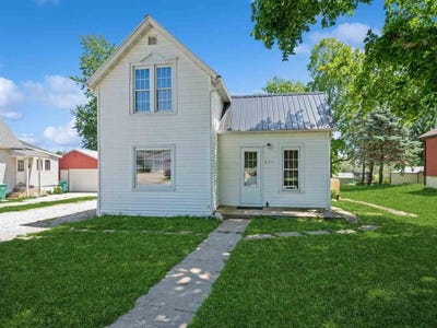 /international/us/321-s-3rd-street-coggon-ia-110101151488/