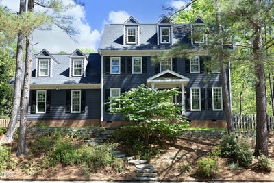 /international/us/221-ironwoods-drive-chapel-hill-nc-110099027972/