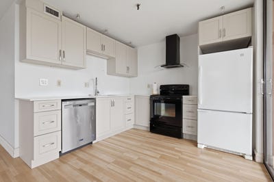 /international/us/661-ne-195th-street-miami-fl-110108425084/