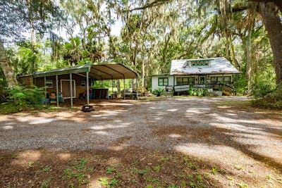 /international/us/104-w-louis-broer-road-east-palatka-fl-110119483533/